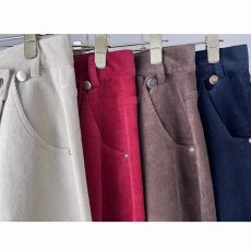 画像2: 【予約商品】《納期：10月》【 MARGAUX VINTAGE 】 マルゴーヴィンテージ ストレッチ ダブル釦 アシンメトリー ダブルラップ コーデュロイ ワイド パンツ レディース  (2)