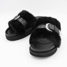 画像1: 【 ATELIER BRUGGE 】 アトリエブルージュ FUR BELTED SANDALS ファー ベルテッド サンダル エコファー 春秋冬 レディース  (1)