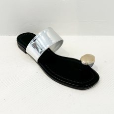 画像12: 【予約商品】《納期：2025年4月上〜4月末旬》【 ATELIER BRUGGE 】アトリエブルージュ 日本製 METAL MOTIF THONG SANDALS トング サンダル 春夏秋 レディース  (12)