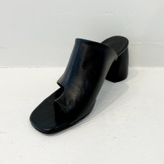 画像9: 【予約商品】《納期：2025年3月中〜4月上旬》【 ATELIER BRUGGE 】アトリエブルージュ 日本製 HEEL UP THONG SANDALS 羊革 トング サンダル 春夏秋 レディース  (9)