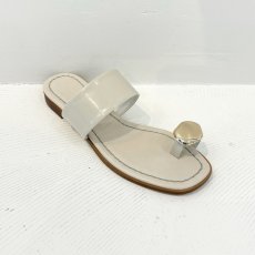 画像7: 【予約商品】《納期：2025年4月上〜4月末旬》【 ATELIER BRUGGE 】アトリエブルージュ 日本製 METAL MOTIF THONG SANDALS トング サンダル 春夏秋 レディース  (7)