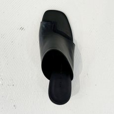 画像10: 【予約商品】《納期：2025年3月中〜4月上旬》【 ATELIER BRUGGE 】アトリエブルージュ 日本製 HEEL UP THONG SANDALS 羊革 トング サンダル 春夏秋 レディース  (10)