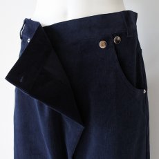 画像2: 【 MARGAUX VINTAGE 】 マルゴーヴィンテージ ストレッチ ダブル釦 アシンメトリー ダブルラップ コーデュロイ ワイド パンツ 春秋冬 レディース  (2)