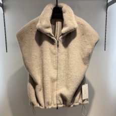 画像2: 【予約商品】《納期：2025年9月中旬》【 CLOCHE 】 クロシェ クロッシェ ゆったりシルエット エコファー ミンク フェイクファー フレンチスリーブ ジレ ベスト 春秋冬 レディース  (2)