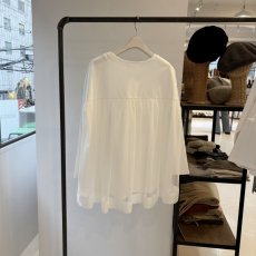 画像3: 【予約商品】《納期：2025年9月中旬》【 HERENCIA 】 ヘレンチア 異素材ドッキング きれいめ バック ギャザー チュール フレアー 長袖 カットソー 春秋冬 レディース  (3)