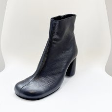 画像2: 【予約商品】《納期：25年9月末〜10月中》【 ATELIER BRUGGE 】 アトリエブルージュ 日本製 羊革 OBLIQUE SHORT BOOTS オブリーク ショート ブーツ ブーティ オールシーズン レディース  (2)