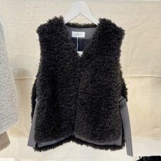 画像9: 【予約商品】《納期：2025年9月末》【 HERENCIA 】 ヘレンチア ゆったりシルエット エコムートン プードル カーリー ファー ベスト ジレ  春秋冬 レディース  (9)