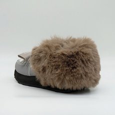 画像3: 【予約商品】《納期：25年9月1日》【 MAISON MAVERICK PRESENTS 】 メゾン マヴェリック プレゼンツ Fur Embellished Trad Sneakers ファー スニーカー 春秋冬 レディース  (3)