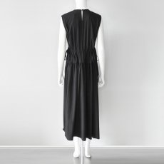 画像4: 【 Lallia Mu 】 ラリアムー きれいめ テロテロ しっとり ストレッチ ナイロン キャザー ワンピース 春夏秋 レディース  (4)