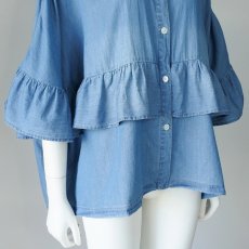 画像3: 【 CYAN TOKYO 】シアン トーキョー ゆったりシルエット フリル シャンブレー デニム シャツ ブラウス 春夏秋 レディース  (3)