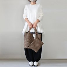 画像1: 【 motte 】 モッテ 手編み イントレチャート メッシュ ポーチ付き M トート バッグ オールシーズン 男女兼用  (1)