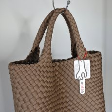 画像4: 【 motte 】 モッテ 手編み イントレチャート メッシュ ポーチ付き M トート バッグ オールシーズン 男女兼用  (4)