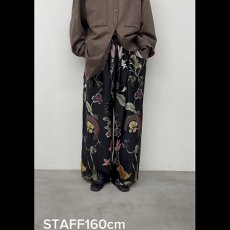 画像2: 【予約商品】《納期：2025年8月下旬》【 CLOCHE 】 クロッシェ クロシェ ボタニカル柄 テロテロ ワイドパンツ 春秋 レディース  (2)