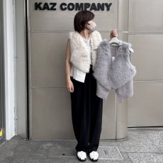 画像1: 【予約商品】《納期：2025年9月上旬》【 Maglia Plus 】マリア プラス 異素材コンビ フォックス エコファー Vネック ウール 100％ニット ベスト ジレ 春秋冬 レディース  (1)