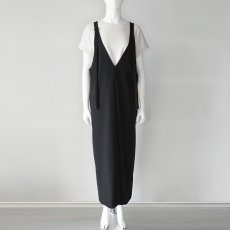 画像1: 《 セットアップ 対応》【 CLOCHE 】 クロッシェ クロシェ 接触冷感 撥水 ストレッチ Vネック ジャンパースカート 春夏秋 レディース  (1)