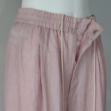 画像2: 【 PASSIONE 】 パシオーネ テロテロ 微光沢 シワ加工 アセテート 裏地付き ワイド イージー パンツ 春夏秋 レディース  (2)