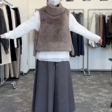 画像6: 【予約商品】《納期：2025年10月中旬〜10月下旬》【 CYAN TOKYO 】シアン トーキョー バックオーバー ハイネック ファー ベスト ジレ 春秋冬 レディース  (6)