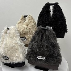 画像1: 予約商品《８/末頃入荷》【 RISLEY x OUTDOOR 】 リズレー リズレイ アウトドア コラボ Triangle fur bag エコファー トライアングル バッグ 春秋冬 レディース  (1)