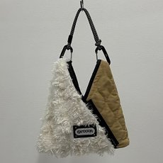 画像2: 予約商品《８/末頃入荷》【 RISLEY x OUTDOOR 】 リズレー リズレイ アウトドア コラボ Triangle fur quilt mini bag エコファー トライアングル ミニ バッグ 春秋冬 レディース  (2)