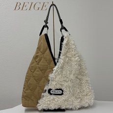 画像3: 予約商品《８/末頃入荷》【 RISLEY x OUTDOOR 】 リズレー リズレイ アウトドア コラボ Triangle fur quilt bag エコファー トライアングル バッグ 春秋冬 レディース  (3)