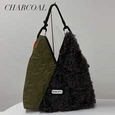画像7: 予約商品《８/末頃入荷》【 RISLEY x OUTDOOR 】 リズレー リズレイ アウトドア コラボ Triangle fur quilt bag エコファー トライアングル バッグ 春秋冬 レディース  (7)