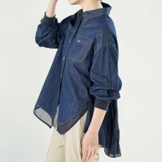 画像3: 【予約商品】《納期：2026年3月1日〜10日》【 Lallia Mu 】ラリアムー 異素材コンビ オーガンジー プリーツ デニム シャツ 春秋冬 レディース  (3)