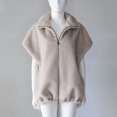 画像1: 【予約商品】《納期：2025年10月中旬》【 CLOCHE 】 クロシェ クロッシェ ゆったりシルエット エコファー ミンク フェイクファー フレンチスリーブ ジレ ベスト 春秋冬 レディース  (1)