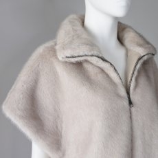 画像2: 【予約商品】《納期：2025年10月中旬》【 CLOCHE 】 クロシェ クロッシェ ゆったりシルエット エコファー ミンク フェイクファー フレンチスリーブ ジレ ベスト 春秋冬 レディース  (2)