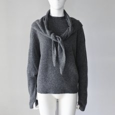 画像1: 【 CLOCHE 】 クロッシェ クロシェ ゆったりシルエット ウォッシャブル ウール混 三角ストール付き プルオーバー ニット 春秋冬 レディース  (1)