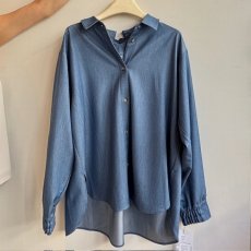 画像4: 【予約商品】《納期：2026年1月末旬》【 HERENCIA 】 ヘレンチア デニム シャンブレー バック リボン シアー ブラウス オールシーズン レディース  (4)