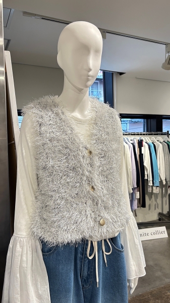 画像2: 【予約商品】《納期:2026年1月下旬》【 Dignite Collier 】 ディニテコリエ フェザー ニット ベスト ジレ 春秋 レディース  (2)